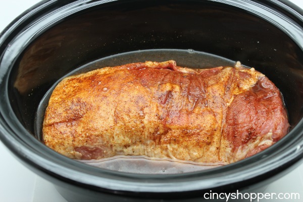 Slow Cooker Dr Pepper Pulled Pork- AMAZING flavors in this easy crock-pot meal. Plus it's super easy!
