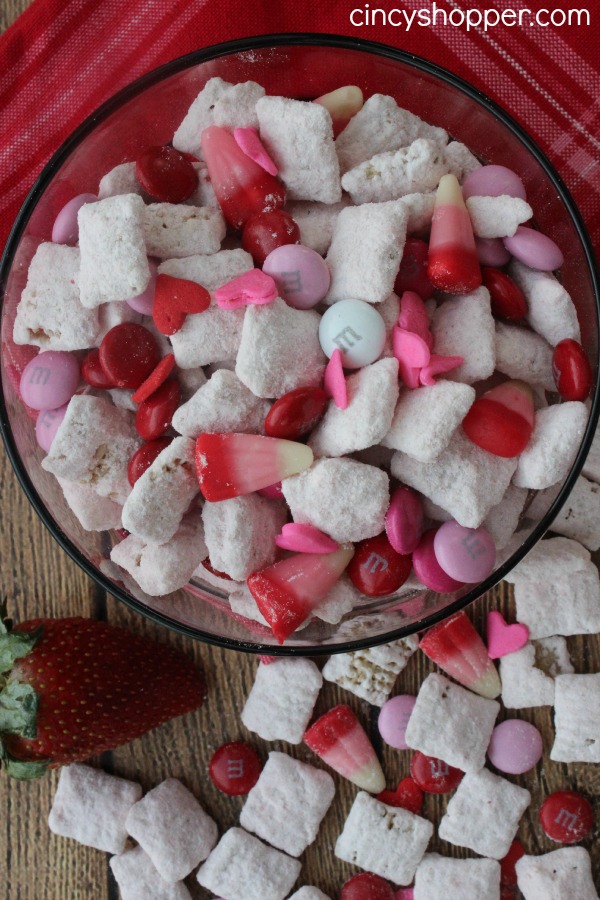 Strawberry Muddy Buddies - CincyShopper