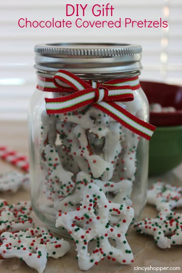 DIY Gift Chocolate Covered Pretzels - Simple inexpensive gift to make for neighbors, teachers and more! Plus a Free Printable label.