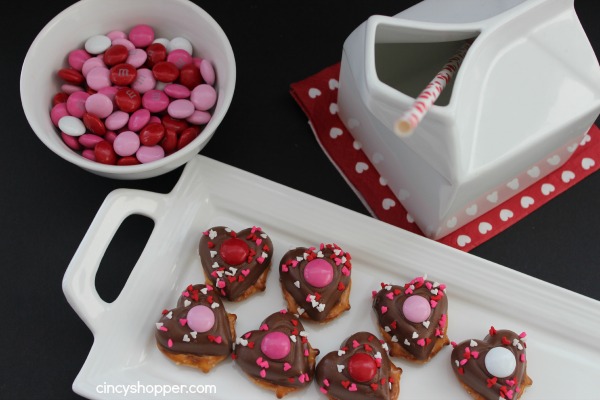 Heart-Pretzel-Treats