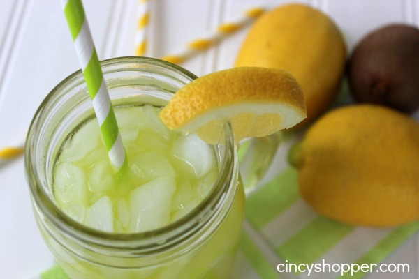 CopyCat Applebee's Lemonade Recipe with Kiwi
