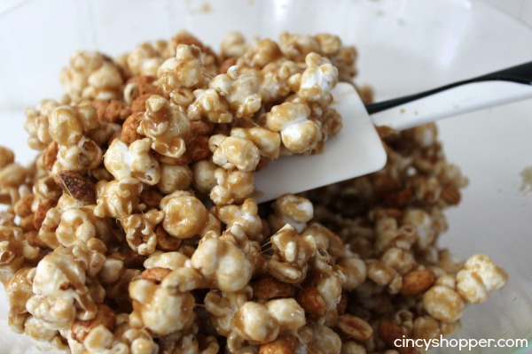 Copycat Cracker Jack Recipe. No need to purchase those pricy boxes of Cracker Jack. Enjoy homemade Cracker Jack and save $$'s. 