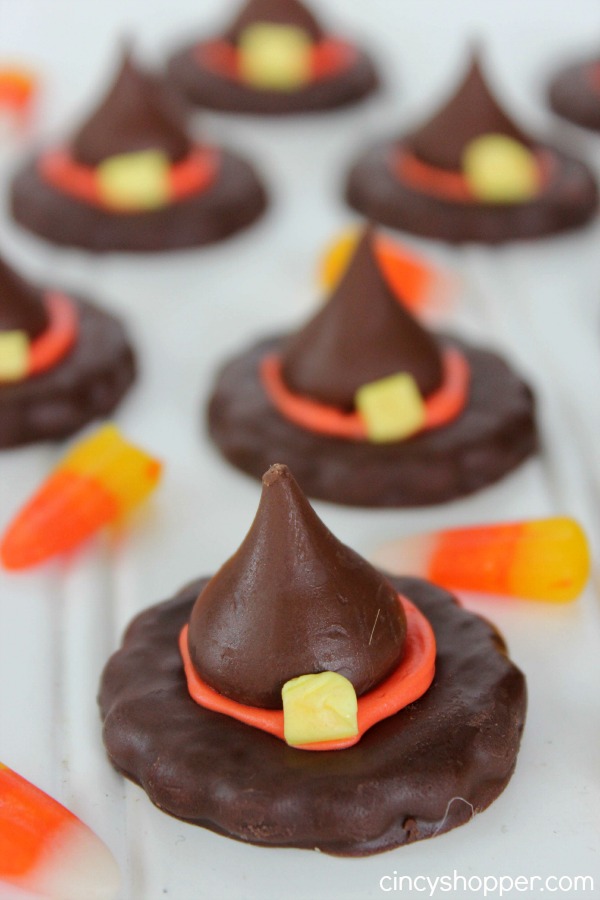 Witches Hats that are so simple and perfect Halloween treat for parties.