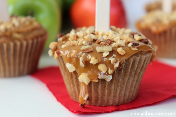 Caramel Apple Cupcakes - super fun cupcake idea for fall. Lots of caramel and nuts. YUM!