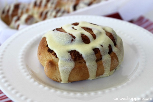 Eggnog Cinnamon Rolls Recipe. Perfect for holiday breakfasts, brunches or dessert. Homemade holiday yumminess!