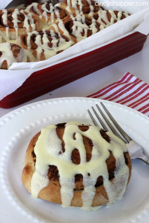Eggnog Cinnamon Rolls Recipe. Perfect for holiday breakfasts, brunches or dessert. Homemade holiday yumminess!