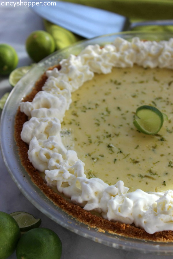 Key Lime Pie Recipe- The best Key Lime Pie I have had yet! The pie starts with a super simple sweetened  graham cracker crust, followed by a tart and custard like filling. Then finished off with slightly sweetened whipped cream. Refreshing spring and summer dessert.