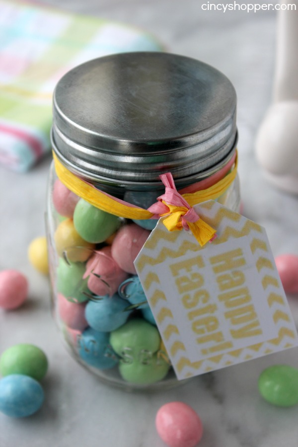 DIY Easter Candy Jar Gift with FREE Printable Tag- Super Easy and Super Inexpensive Easter Gift. Great for teachers, co-workers, neighbors!