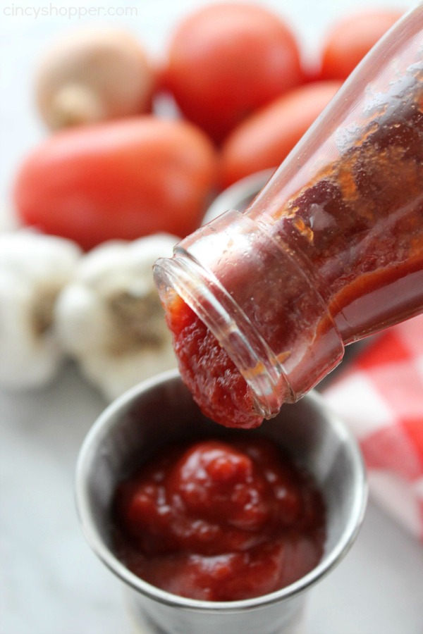 Easy Homemade Ketchup- Super simple ketchup recipe that uses tomato paste for a base. Perfect for when you are "fresh out" of ketchup.