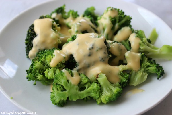 Easy Homemade Cheese Dipping Sauce -perfect for dipping pretzels, nachos, drizzled on veggies like broccoli or cauliflower