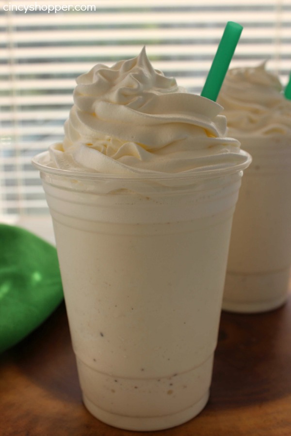 Copycat Starbucks Vanilla Bean Frappuccino - Super simple to make at home. Save yourself some $$'s.