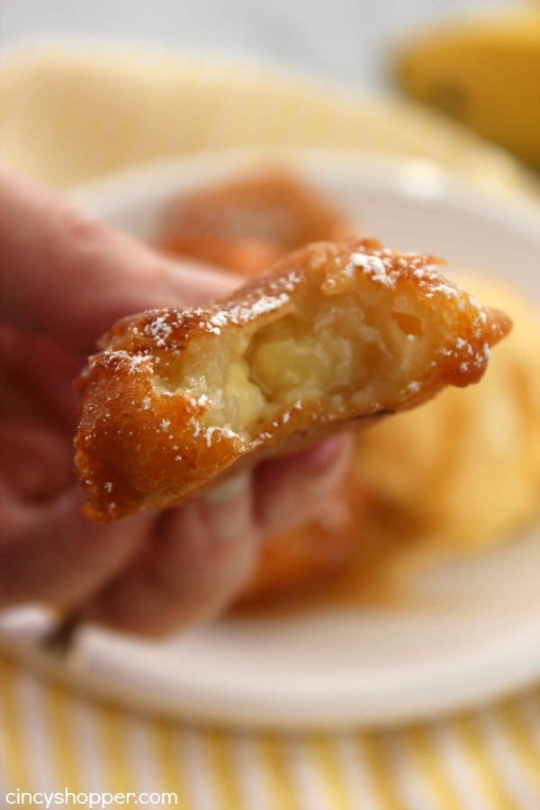 Deep Fried Banana Bites- Super tasty dessert. Dust your bites with powdered sugar and even add in some caramel or chocolate. YUM!