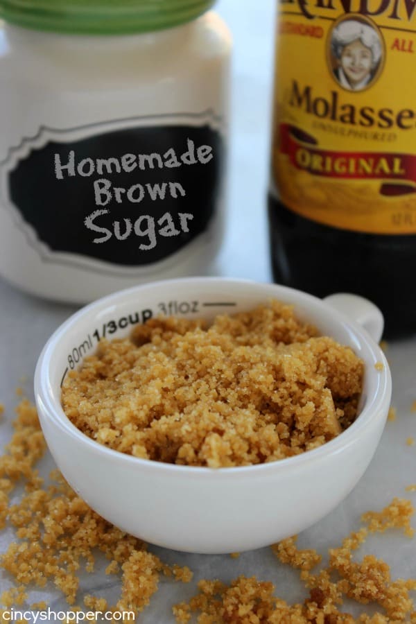 How to Make Brown Sugar - Easy DIY Brown Sugar Recipe