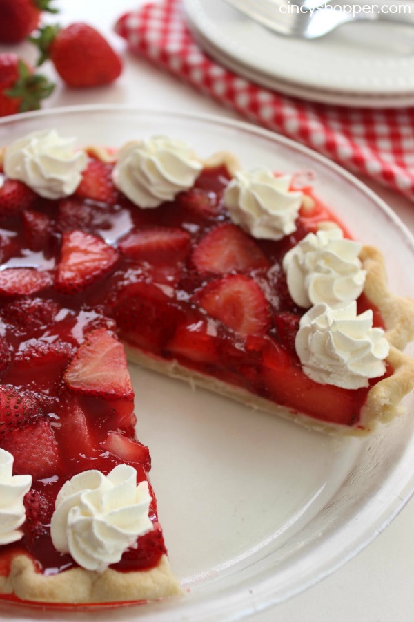 Easy Strawberry Pie- Super Simple Frisch's or Shoney's Strawberry Pie. Oh so YUMMY! Great summer dessert.