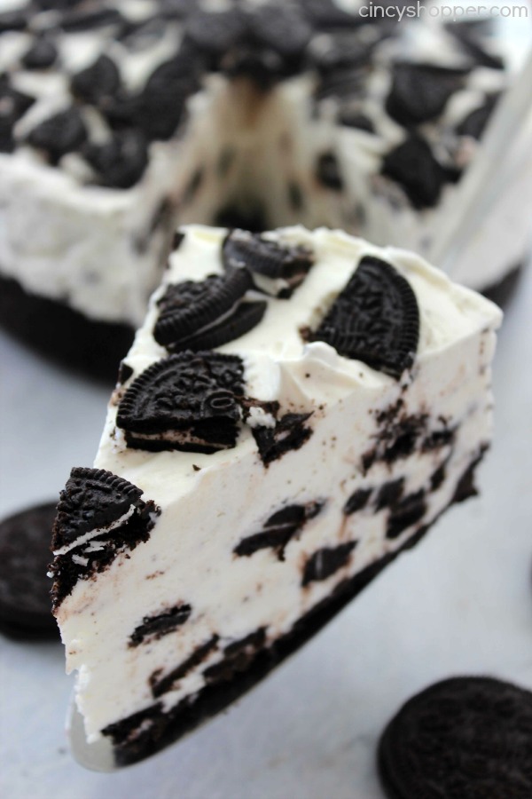 No Bake Oreo Cheesecake-  looks and tastes like it could be on the menu of a high end restaurant. Super simple with no baking involved.