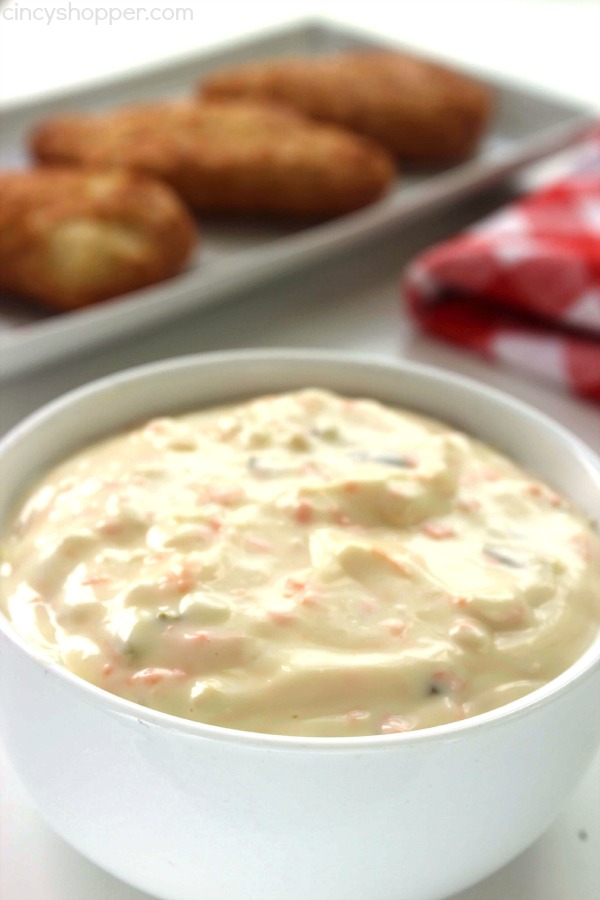 Copycat Red Lobster Tartar Sauce - perfect with your fried fish dishes, shrimp, or any seafood dish that you like to dip. Save $$'s and make this favorite at home.