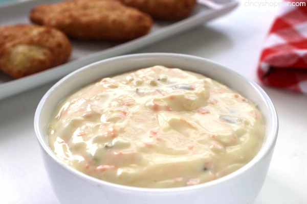 Copycat Red Lobster Tartar Sauce - perfect with your fried fish dishes, shrimp, or any seafood dish that you like to dip. Save $$'s and make this favorite at home.