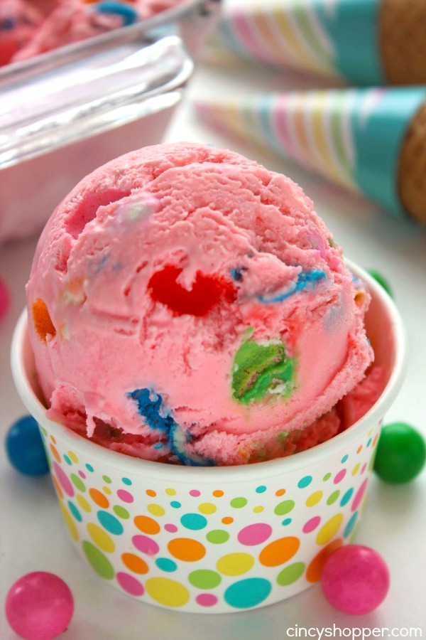 No Churn Bubble Gum Ice Cream - Super fun and so easy to make right at home. Requires just 4 ingredients. The perfect summertime treat for adults and kiddos.