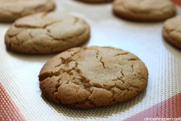 Caramel Apple Cider Cookies -great apple cider flavor and a gooey caramel filling stuffed right in the middle