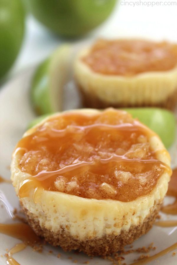 Mini Apple Cheesecakes - pack all the yummy flavors of an apple cheesecake in bite sized form