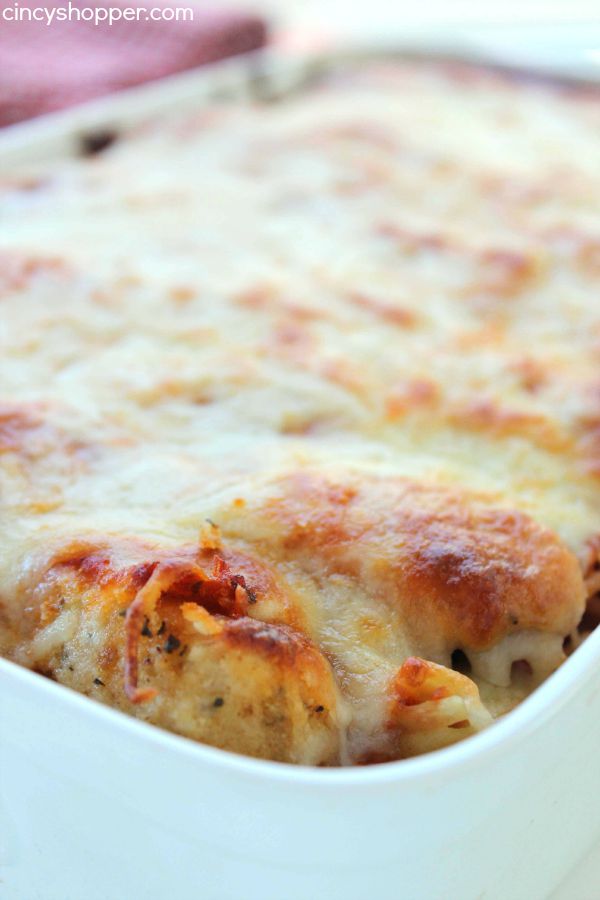 Chicken Parmesan Pasta Casserole -super simple and great for feeding a large family or crowd.