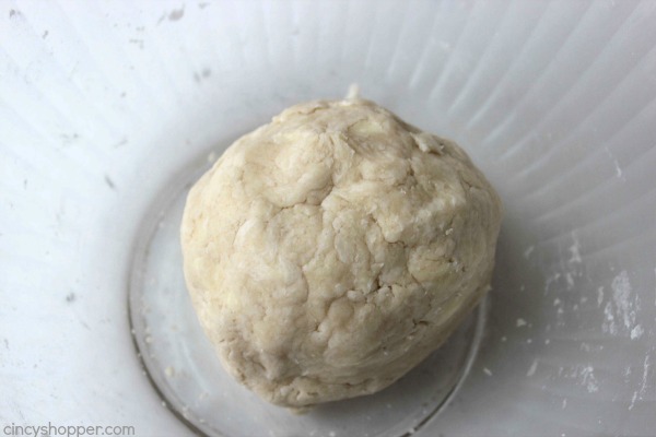 Easy Pie Crust - step by step homemade pie crust. Just four simple ingredients and a few minutes of time.