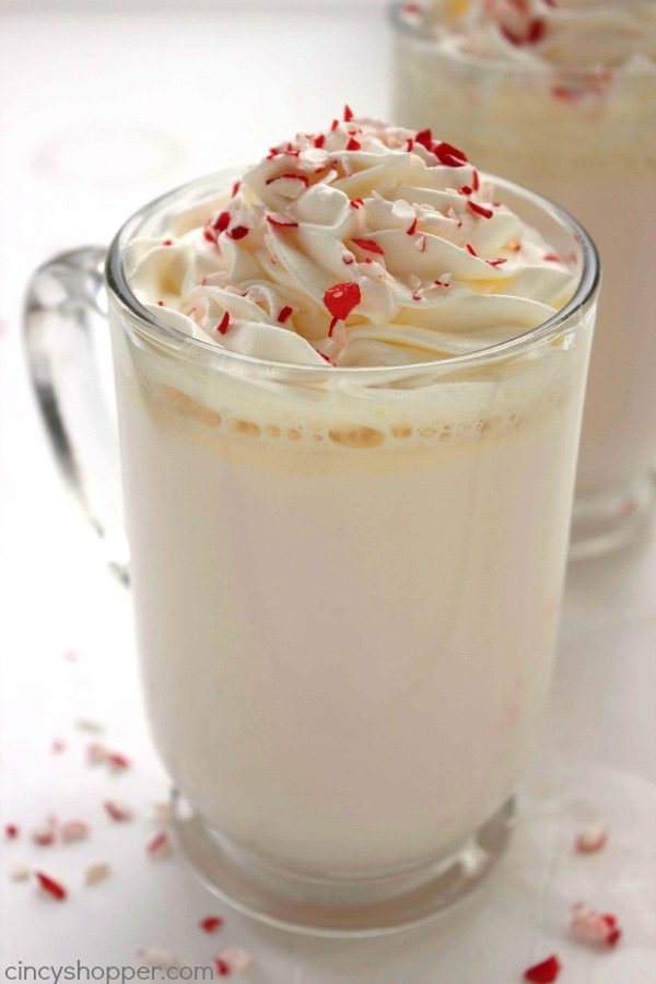 Peppermint White Hot Chocolate -Make it right at home, no need to rush off to Starbucks. Rich, creamy, pepperminty, and perfect for serving in the cold months and holidays.