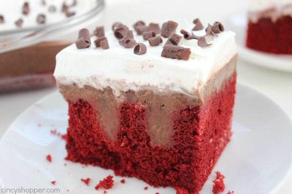 Red Velvet Poke Cake - Super simple dessert idea that tastes AMAZING! Perfect for the holidays.