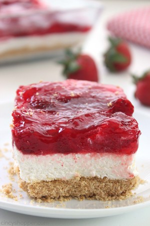 Easy Strawberry Cheesecake Bars - CincyShopper