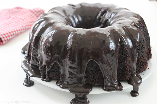 Chocolate Fudge Brownie Cake - lots and lots of chocolate. So super simple and perfect for chocolate fudge brownie fans.