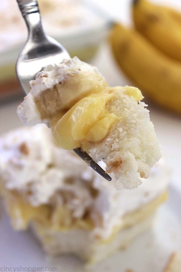 Banana Pudding Poke Cake - all the flavors of a a banana cream pie in this super simple dessert!