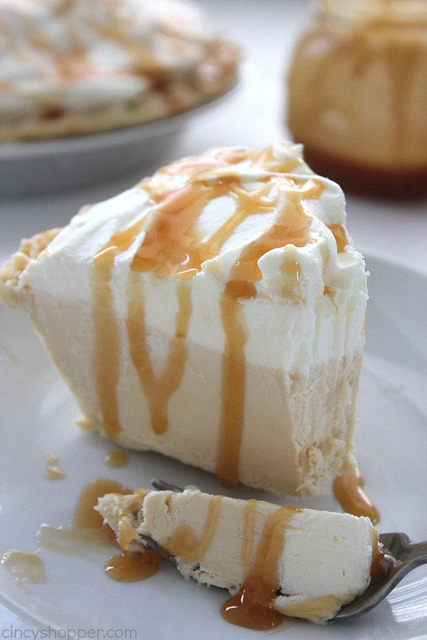 Easy Caramel Pie - Perfect for caramel lovers. Super Simple. Great holiday pie!