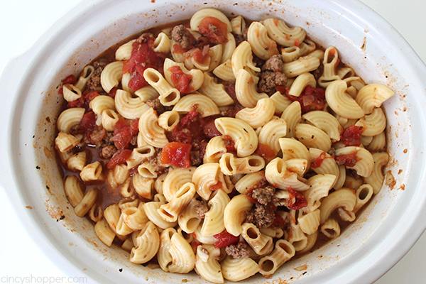 Slow Cooker Beef and Tomato Macaroni Soup 9