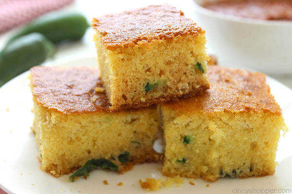 Homemade Cornbread with Jalapeños will make for a perfect side dish with all of your chili, stew, and soup recipes this fall and winter