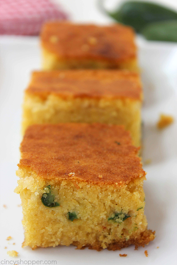 Homemade Cornbread with Jalapeños will make for a perfect side dish with all of your chili, stew, and soup recipes this fall and winter