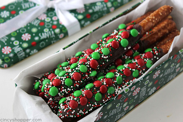 These Caramel and Chocolate Pretzel Rods will be perfect for gifting this holiday season. Simple to make, no need to buy gourmet