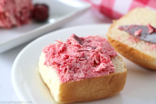 You will want to add this Cranberry Butter recipe to your Thanksgiving and Christmas menu.  Enjoy it as a compound butter or as a whipped butter. It’s perfect on dinner rolls or even a bagel for morning breakfast.
