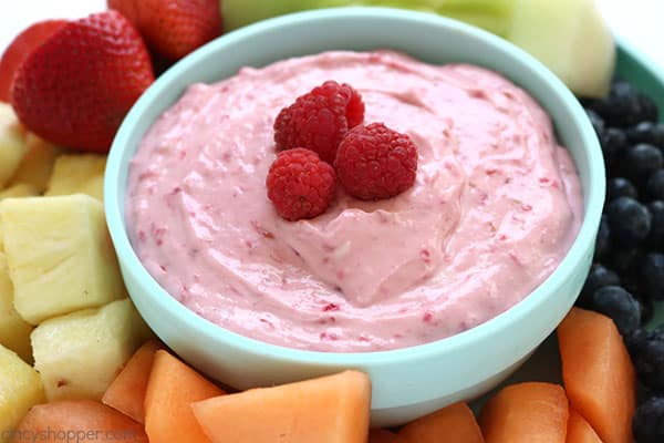 Raspberry Fruit Dip - Just 4 ingredients are needed and it is so super simple to make. Great for a summer potluck addition. #FruitDip