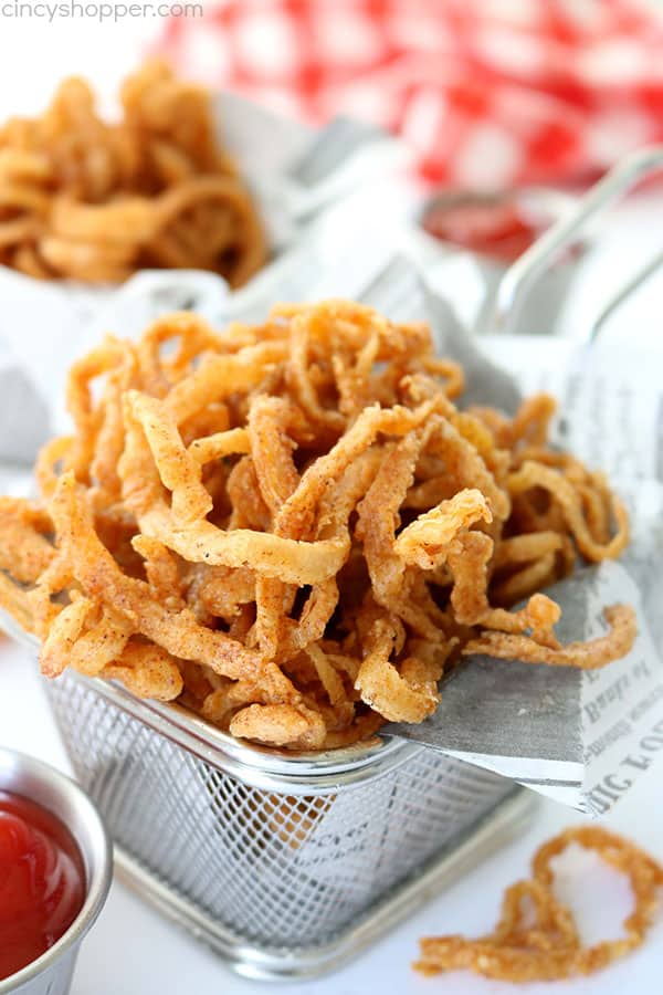 Homemade Onion Strings (straws) - super flavorful, crispy, and addicting!