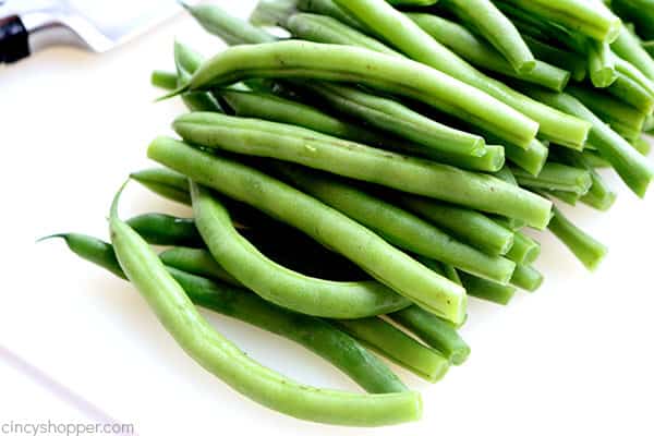 Trimming fresh green beans