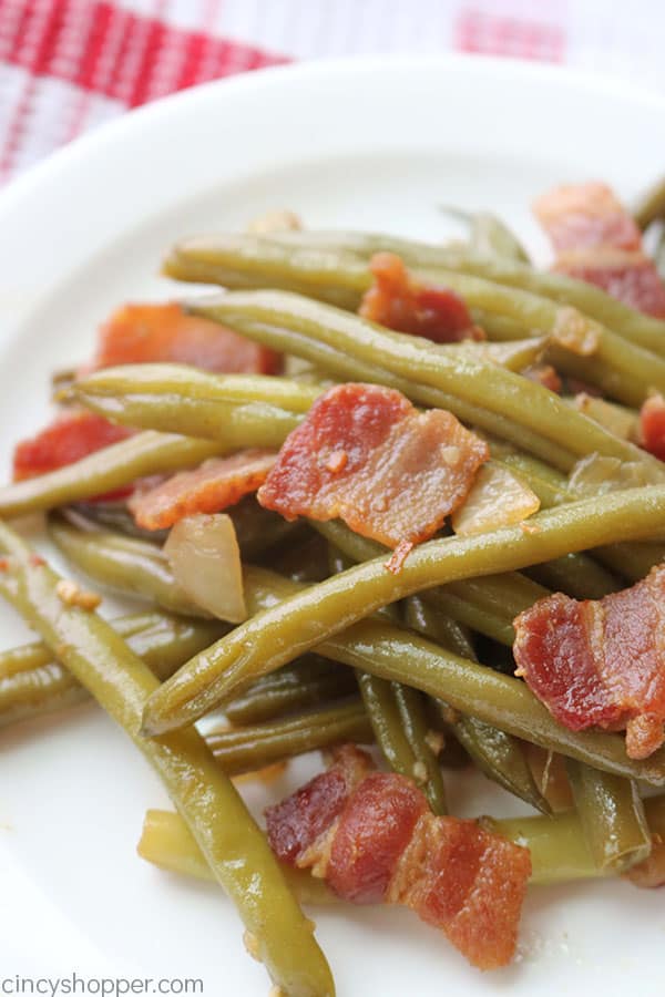 Southern green beans with bacon and onion