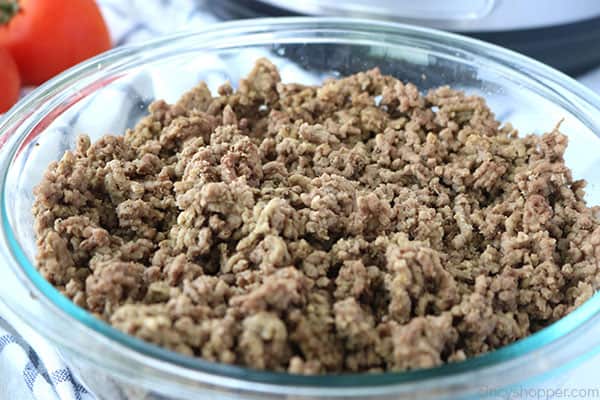 Cooked ground beef in a bowl.