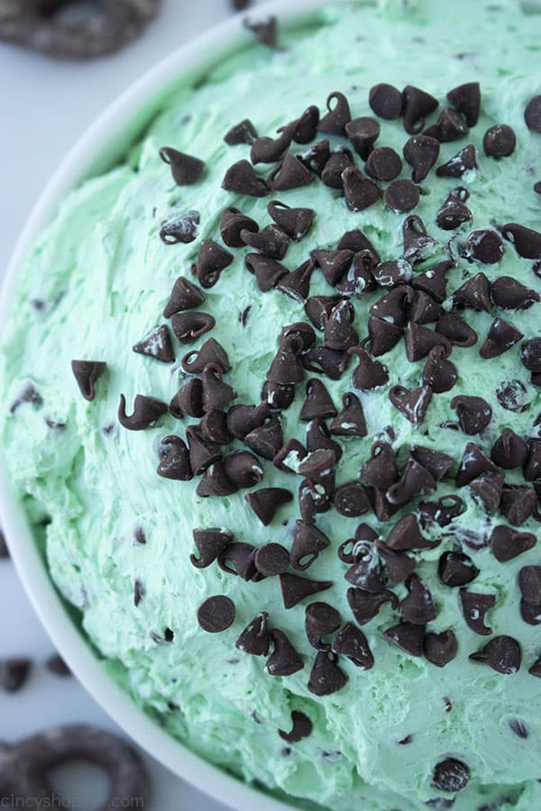 Creamy mint dip with chocolate chips