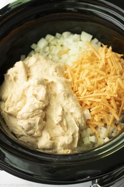 Slow Cooker Cheesy Potatoes - CincyShopper