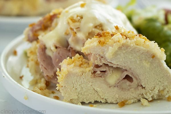 close up of sliced chicken cordon bleu