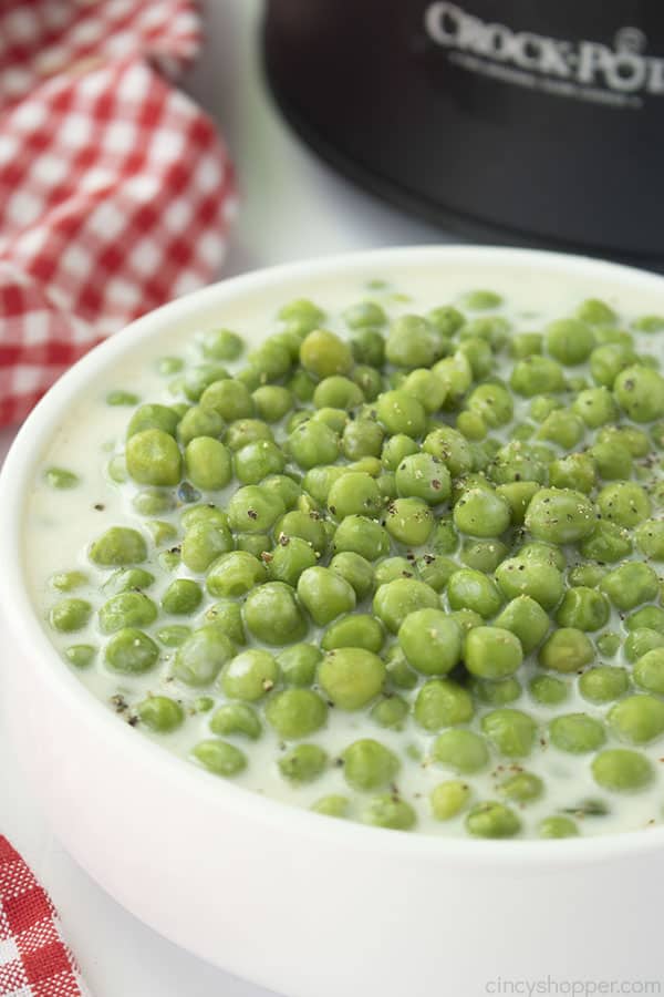 Cream peas in a bowl