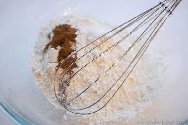 Whisking dry ingredients