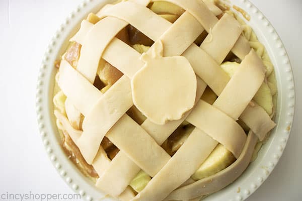 Lattice crust on top of apples