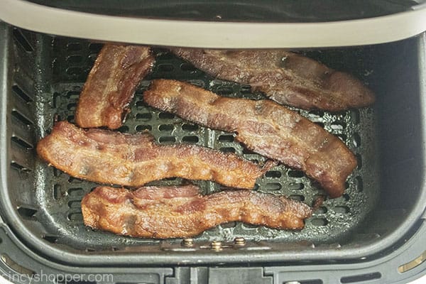 Crispy bacon in air fryer basket