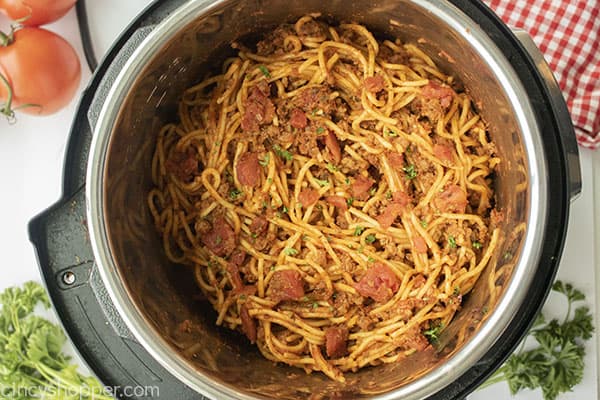 Cooked spaghetti pasta in pressure cooker